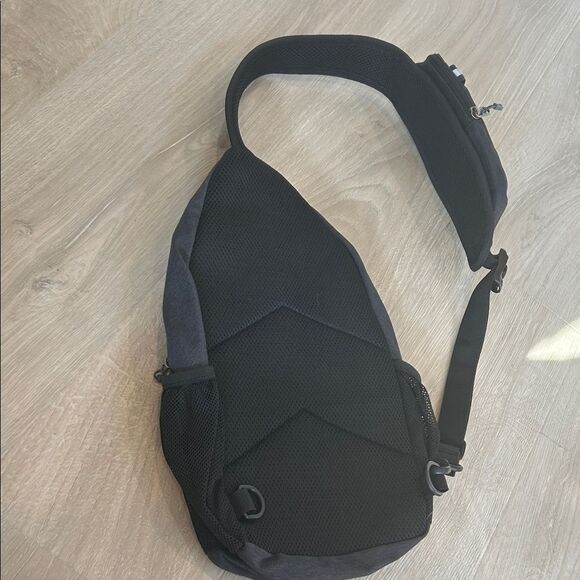 WATERFLY Crossbody Sling Backpack Travel Hiking Chest Bag Daypack - Picture 3 of 6